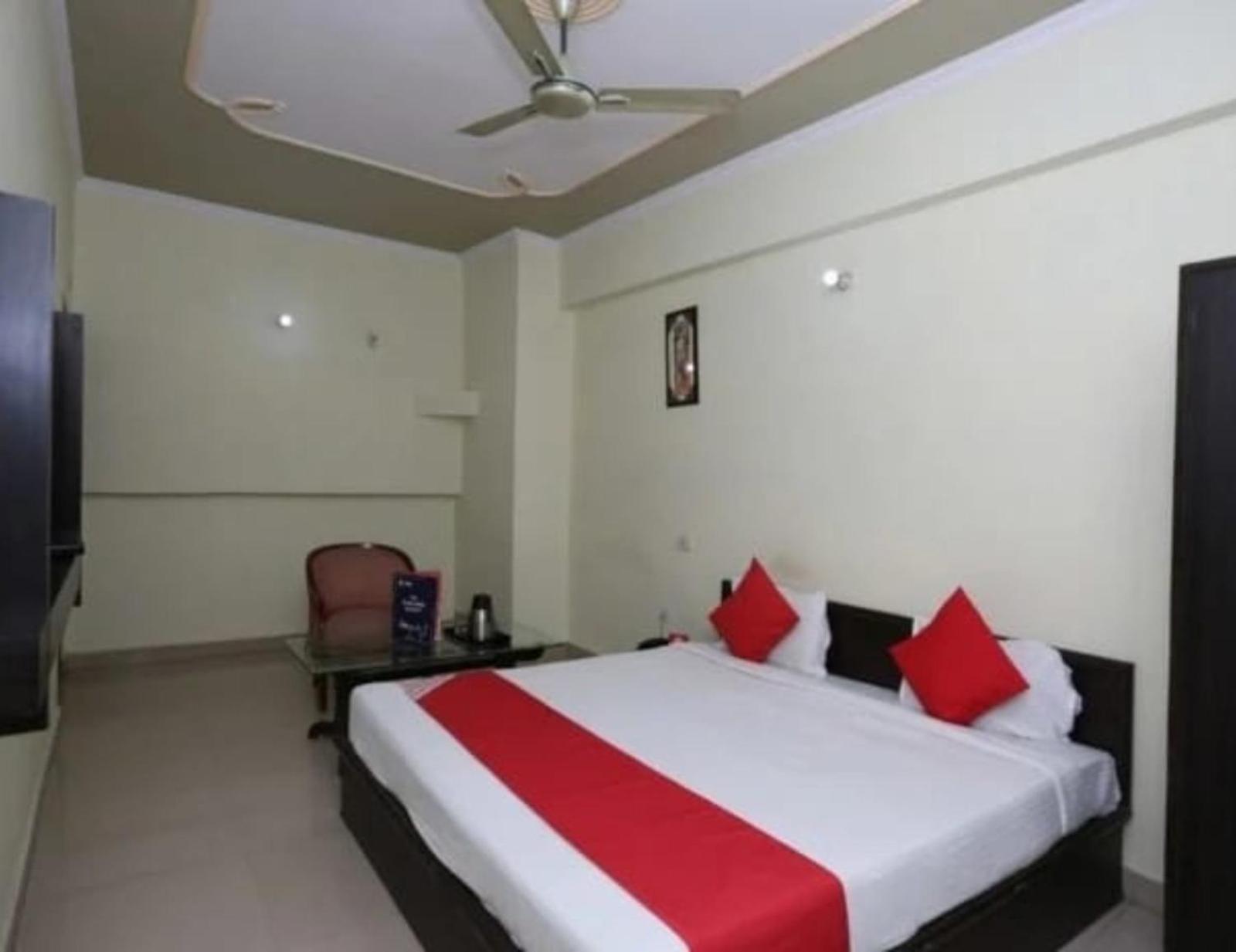 Hotel S K Palace Lucknow , Best Hotel In Lucknow , Hotel In Transport Nagar Lucknow ,Budget Hotels In Лакхнау Экстерьер фото