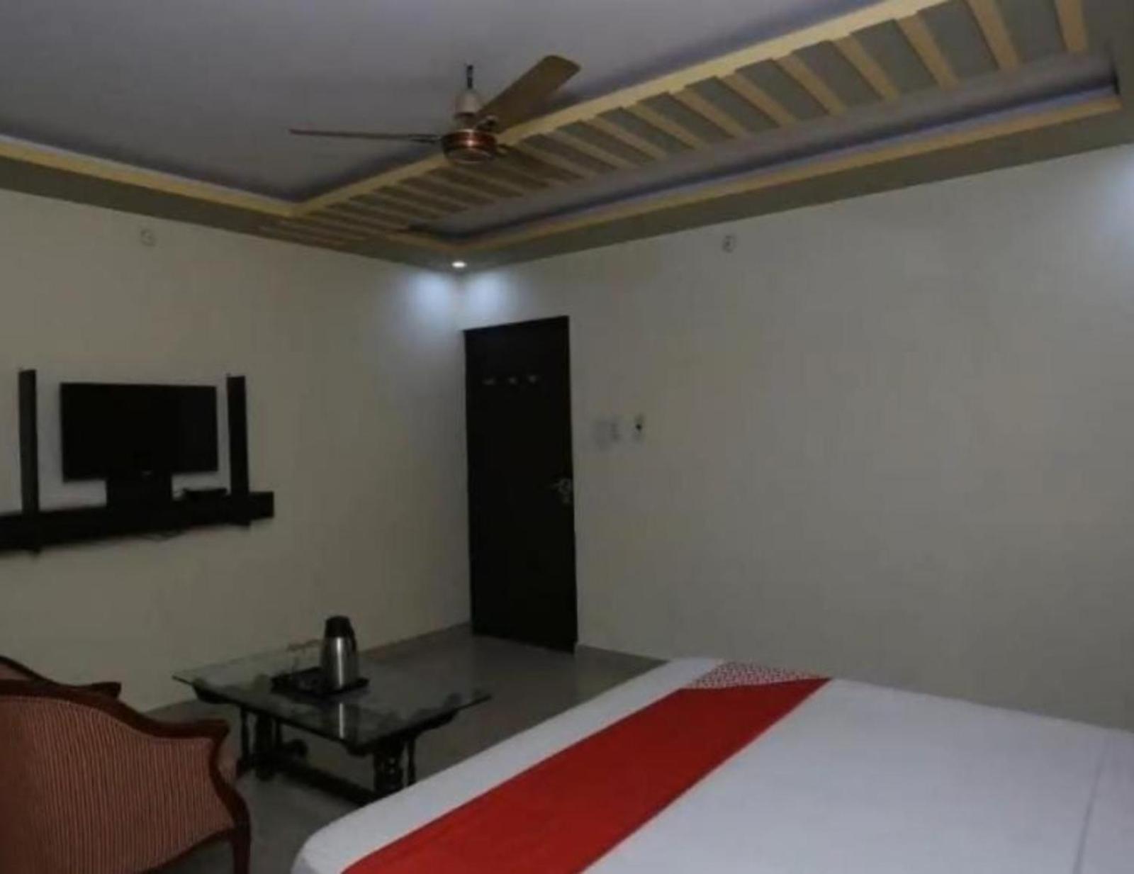 Hotel S K Palace Lucknow , Best Hotel In Lucknow , Hotel In Transport Nagar Lucknow ,Budget Hotels In Лакхнау Экстерьер фото