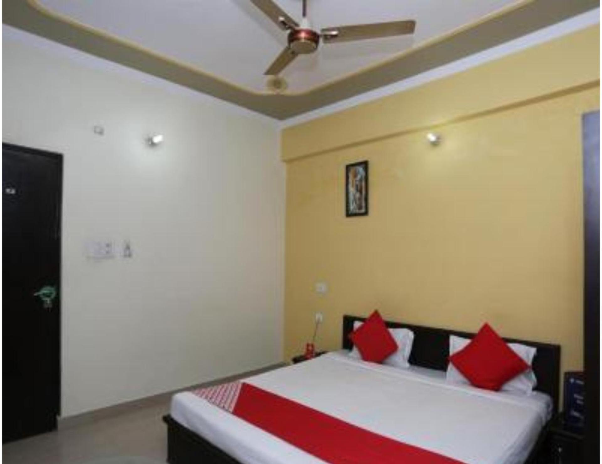 Hotel S K Palace Lucknow , Best Hotel In Lucknow , Hotel In Transport Nagar Lucknow ,Budget Hotels In Лакхнау Экстерьер фото